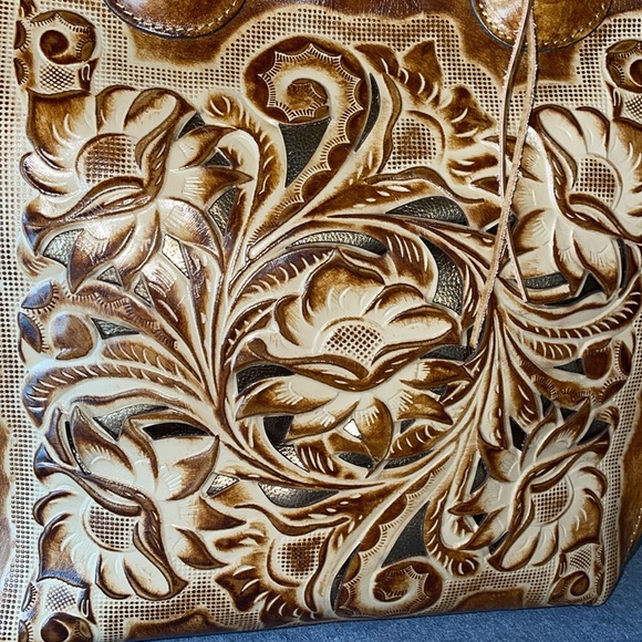 Patricia Nash Cavo leather tote - Picture 3 of 15